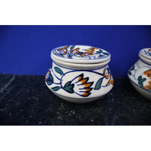 462 - 2 Hand Painted Pots, 10cm Diameter