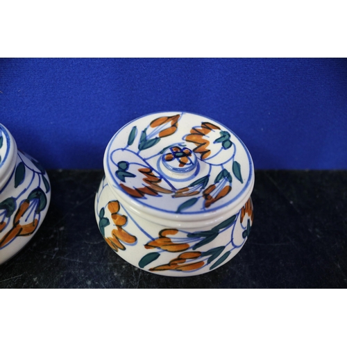 462 - 2 Hand Painted Pots, 10cm Diameter