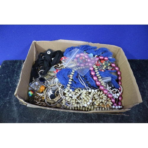 464 - Box of Costume Jewellery Necklaces