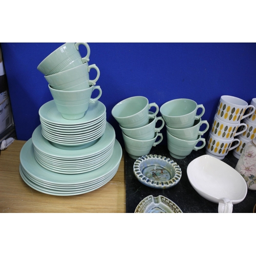 484 - Selection of Cups & Other items