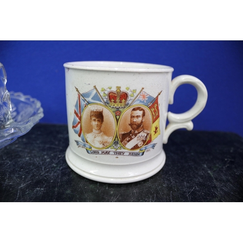 492 - 2 Royal Family Commemoration Items