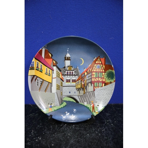 494 - Poole Pottery Plate, 15.5cm