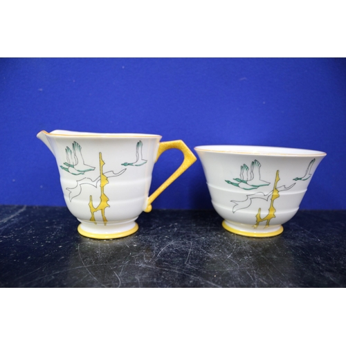 498 - Paragon Wild Geese Bowl & Jug Set, Jug is 8.5cm