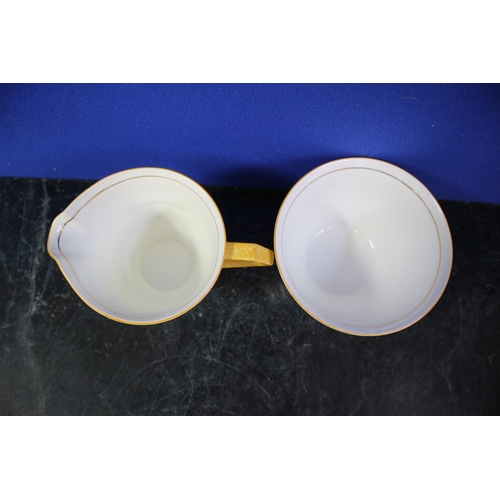 498 - Paragon Wild Geese Bowl & Jug Set, Jug is 8.5cm