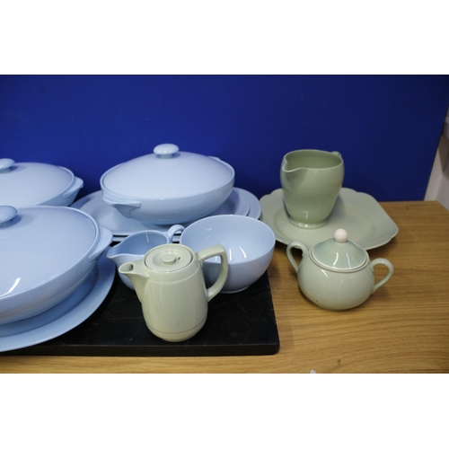 506 - Spode English Lavender & Hemish Green Dinnerware