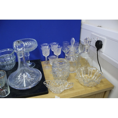 510 - Mixed Selection of Glassware, Including Jugs & Decanters