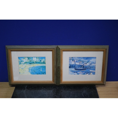 559 - 2 x Beach Scene Prints - Framed - 31 x 26cm