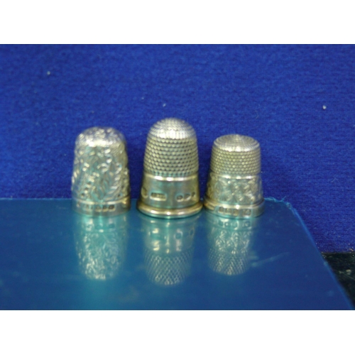 107 - Hall marked silver thimbles x 3 12.1g