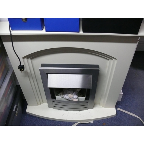 92 - Large electric fire and surround