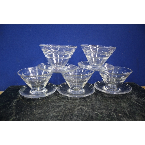 129 - Set of 5 Footed Glass Desert Bowls