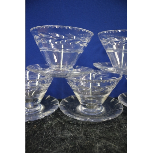 129 - Set of 5 Footed Glass Desert Bowls