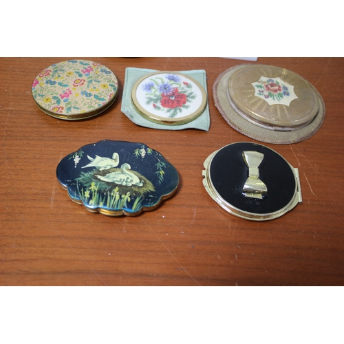 13 - Selection of Vintage Compacts