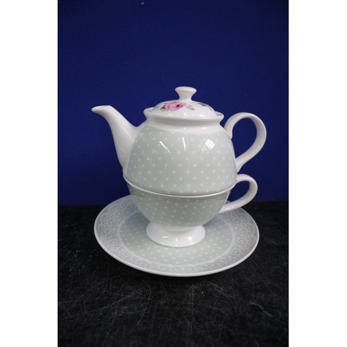 133 - Laura Ashley Tea For One Set