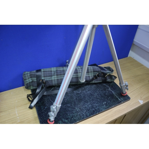 109 - Harmony Extendable Tripod and Case