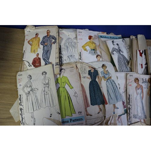 124 - Vintage Dress Making Patterns