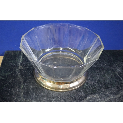 25 - Large Glass Bormioli Serving Bowl, 25cm Diameter