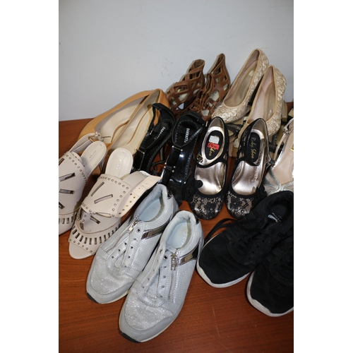 238 - Selection of Women's Shoes, Various Sizing