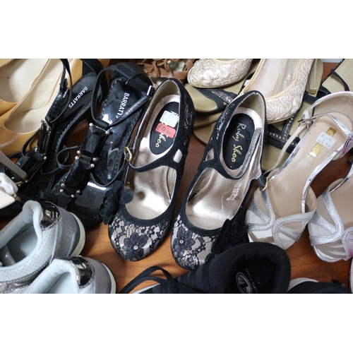 238 - Selection of Women's Shoes, Various Sizing