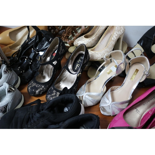 238 - Selection of Women's Shoes, Various Sizing