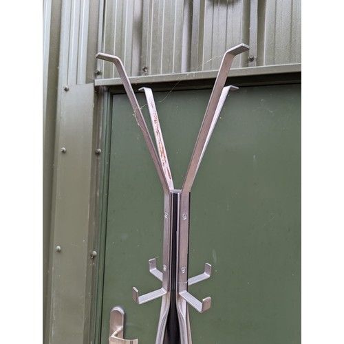 695 - Stylised Coat Stand