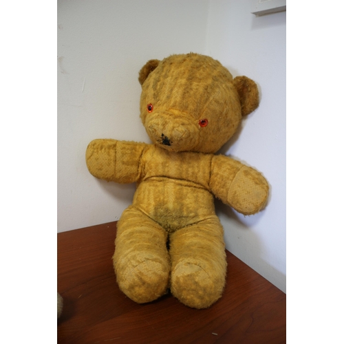 398 - x4 Vintage Teddies, Largest is 57cm