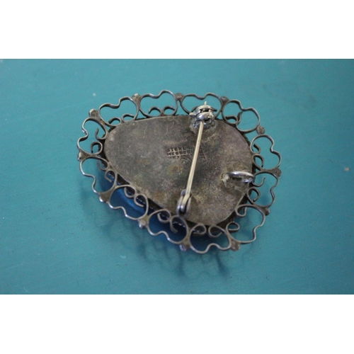 402 - Silver Brooch Filigree Style, 9.8g