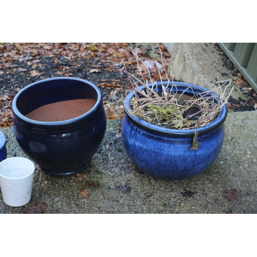 171 - Bundle of Plant Pots Including Blue and White Dragon Design