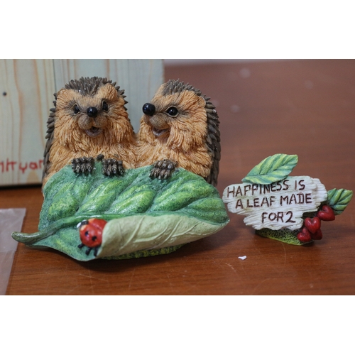 225 - Country Artists Hedgies ' Leaf Made for 2' Hedgehogs, Boxed