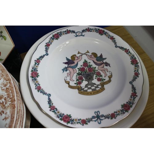 451 - Mixed Selection of Plates and Bowls