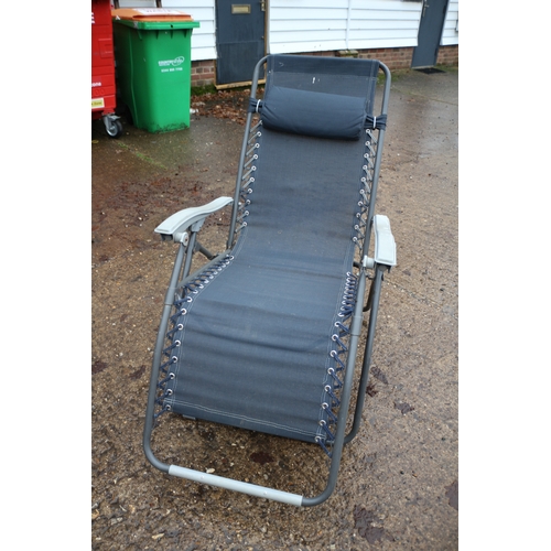 26 - Folding Garden Recliner