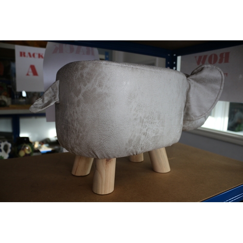 48 - Elephant Stool with Box