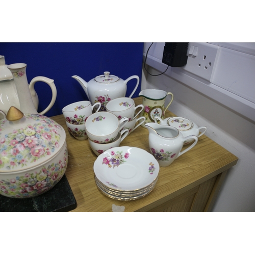 10 - Mixed Lot Including Tea Set from Czechoslovakia