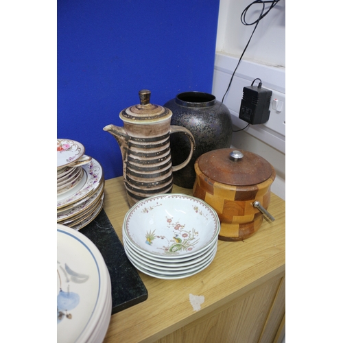 13 - LARGE MIXED LOT INCLUDING PLATES