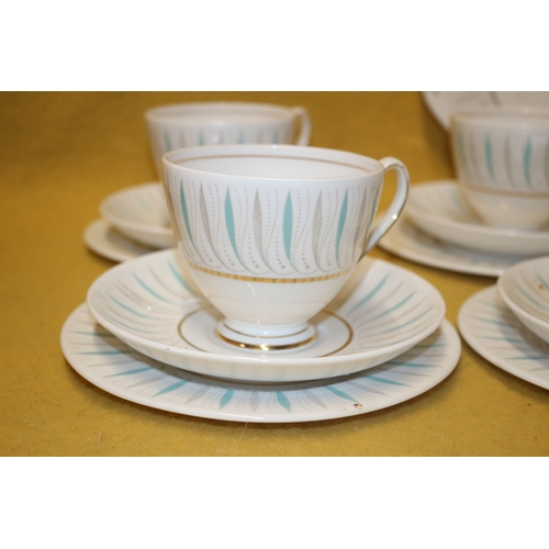 34 - 22 Pieces of Queen Anne 'Caprice' China Tea Cups with Sandwich Plates, Server Dish and 2 Bowls plus ... 