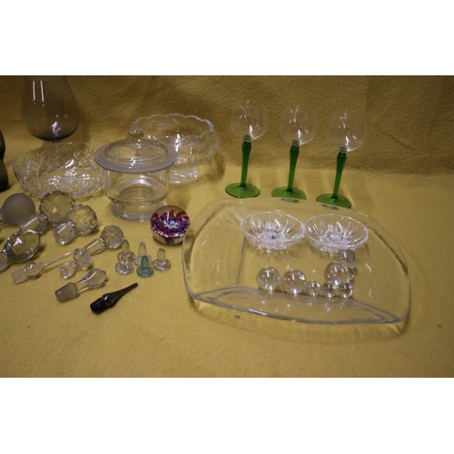 9 - Nice Selection of Glassware, some Vintage, including Crystal, Caithness, German, Paperweight and Col... 