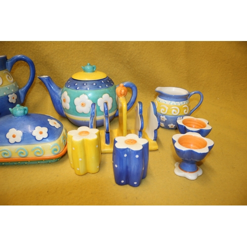 75 - Rayware Tea / Breakfast Set