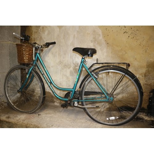 347 - Vintage Universal 'La Riviera' Bicycle with Basket, Light and Rear Holder and Foot Stand