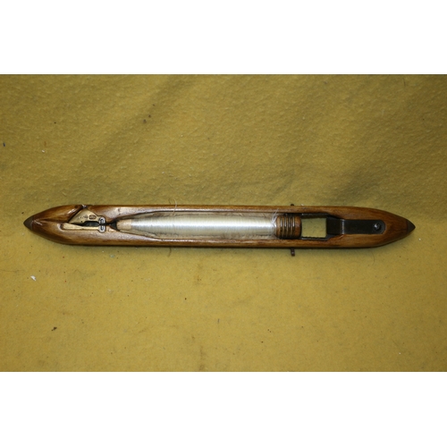 373 - Vintage Wooden Shuttle, 41cm