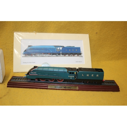 381 - 2 Trains Mallard and Flying Scotsman Models