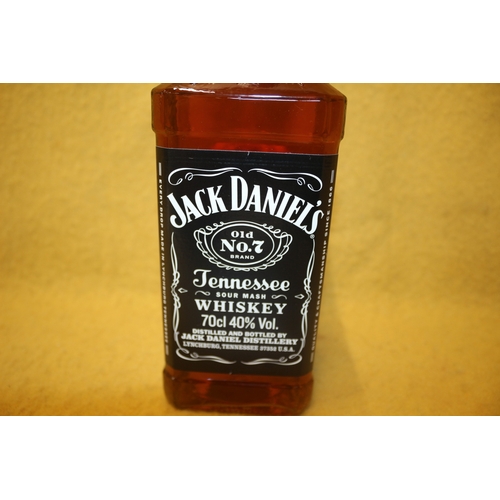 154 - Jack Daniels No7 Whiskey 70cl