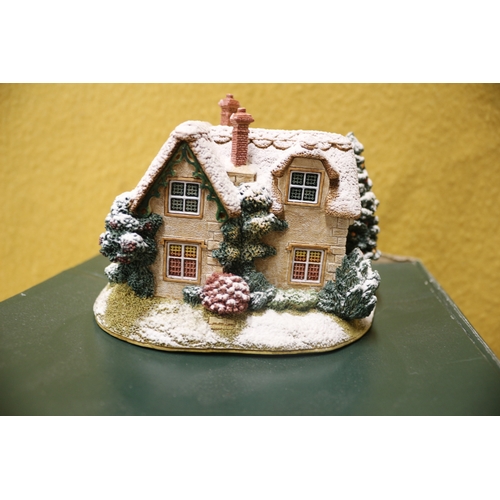 163 - Lilliput Lane 'The First Noel' Christmas Special 1999