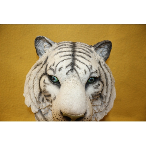 173 - Resin White Tiger , 31cm Tall