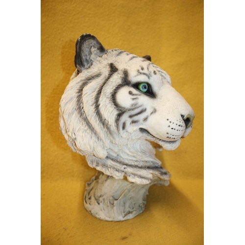 173 - Resin White Tiger , 31cm Tall