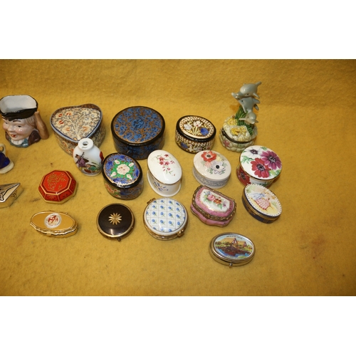 181 - Nice Bundle of Trinket Boxes, Some Paper Mache, Plus Miniature Jugs