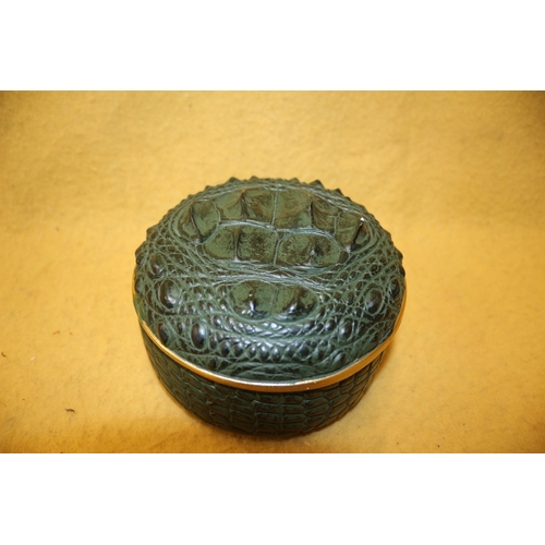 195 - Crocodile Design Lidded Pot, 13.5cm in Diameter