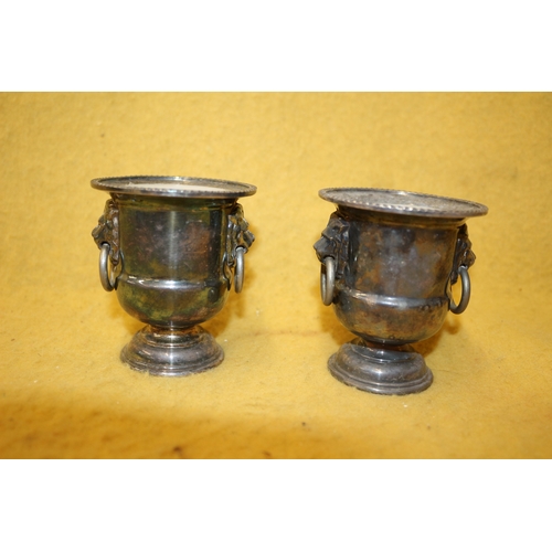 197 - x2 Viners of Sheffield Silver Plate Egg Cups, 7.5cm Tall