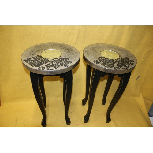 252 - 2 Side Tables with Mirrored Tops, 70.5 cm Tall