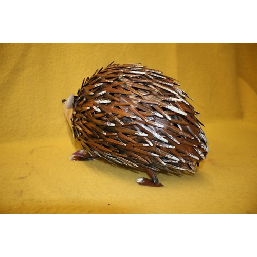 453 - Metal Large Hedgehog