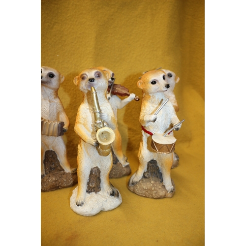 97 - Meercat Band and 2 Cats