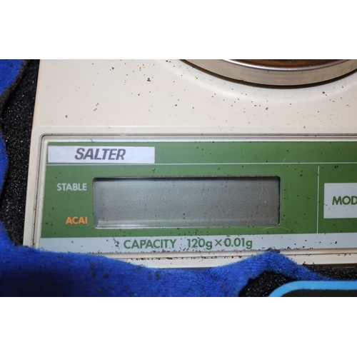 489 - Set of Laboratory Scales in Carry Case from Salter - Measures to 0.01g Accuracy